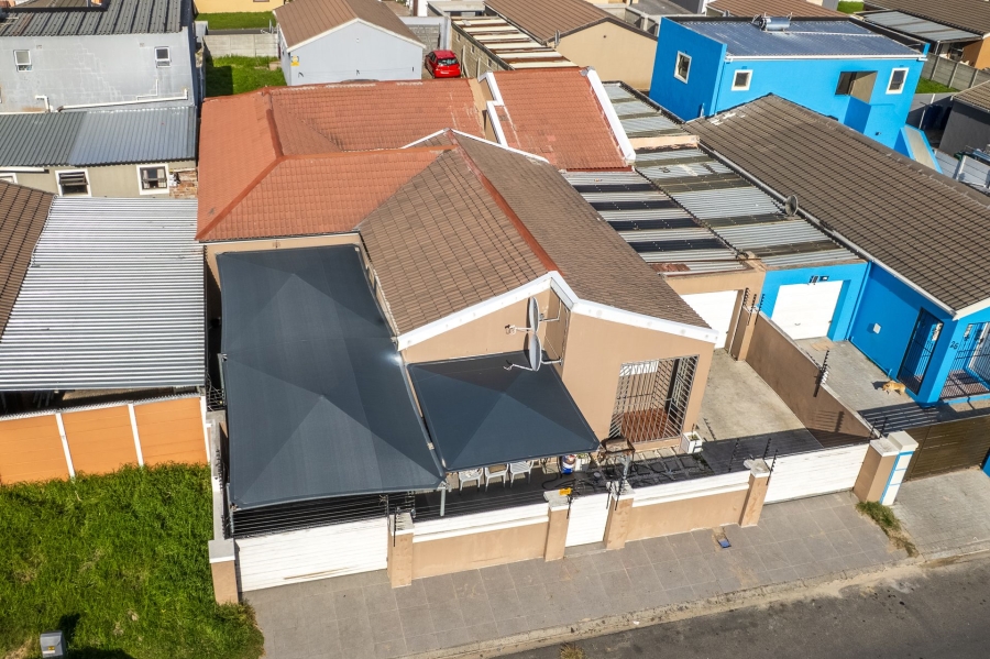6 Bedroom Property for Sale in Silwood Heights Western Cape